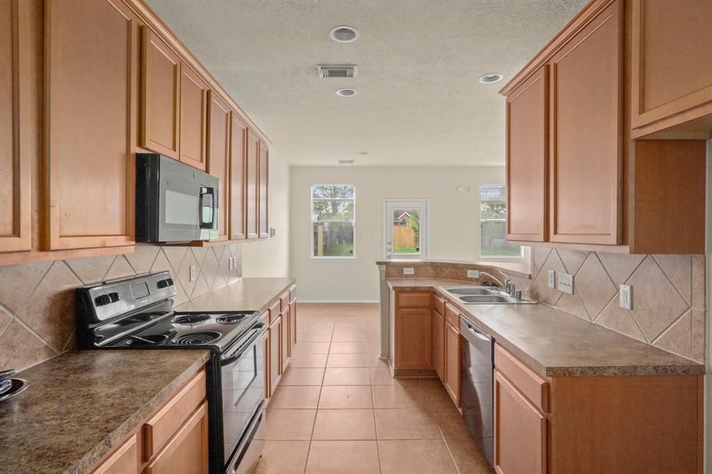 251 Drake Run, League City, Texas image 12