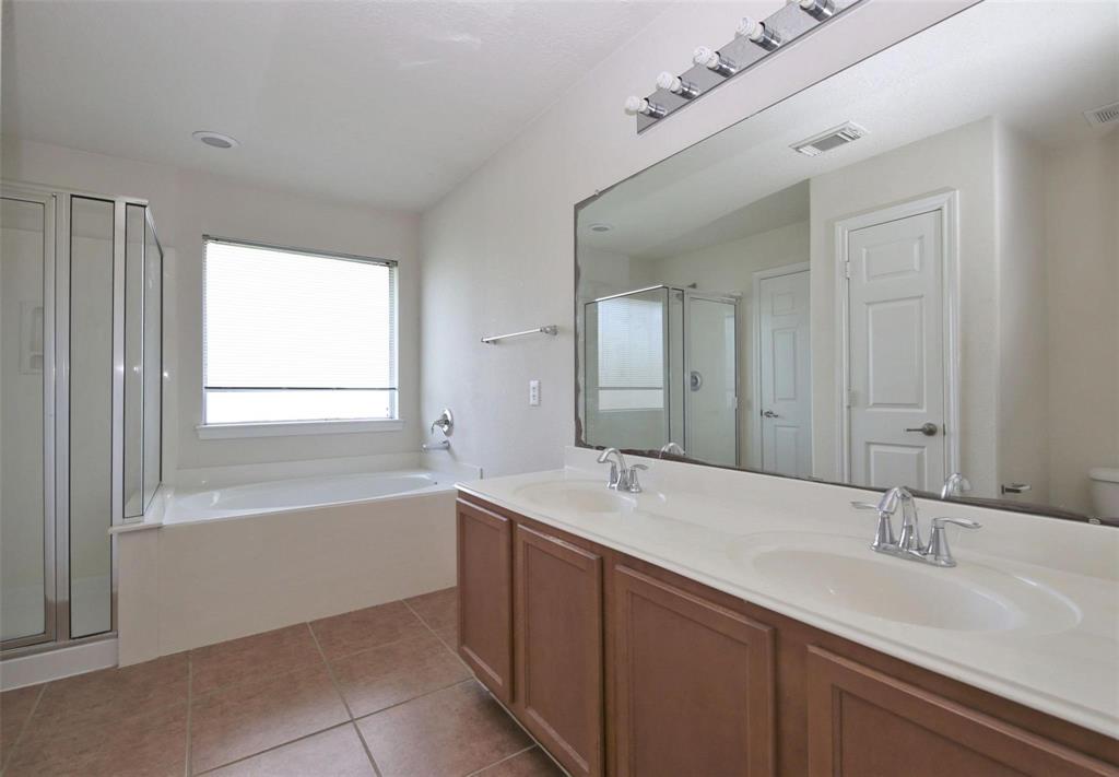 251 Drake Run, League City, Texas image 17