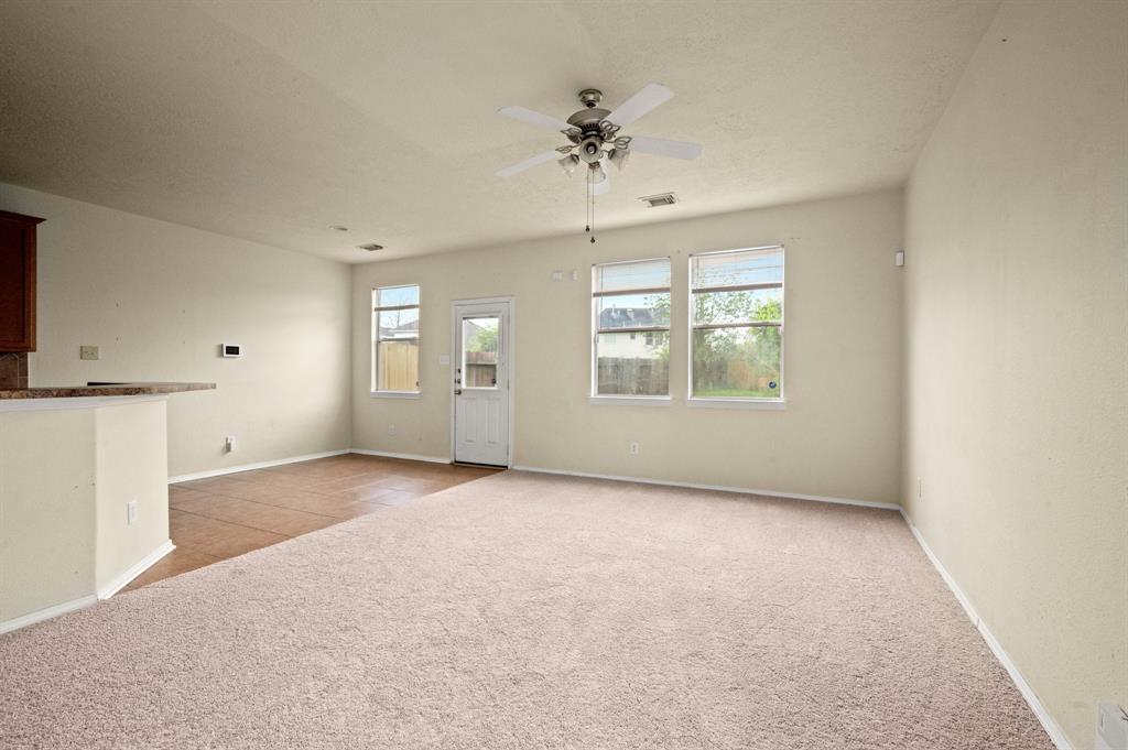 251 Drake Run, League City, Texas image 7