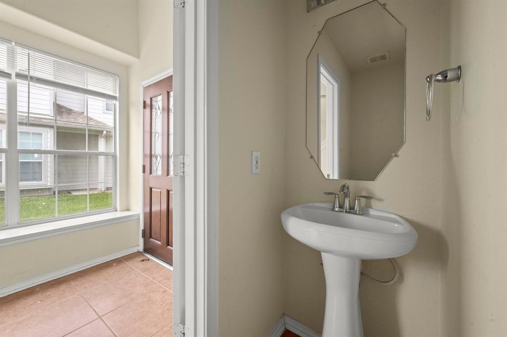 251 Drake Run, League City, Texas image 13