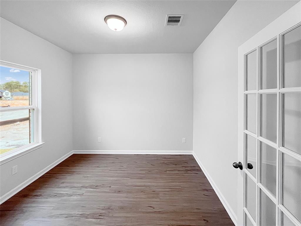 8042 Wandering Glider Drive, Fulshear, Texas image 3