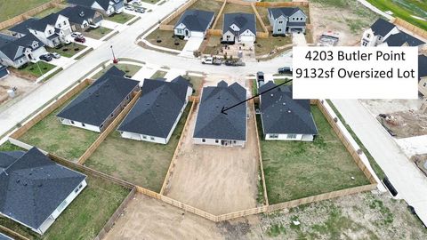 Single Family Residence in League City TX 4203 Butler Point Ln 1.jpg