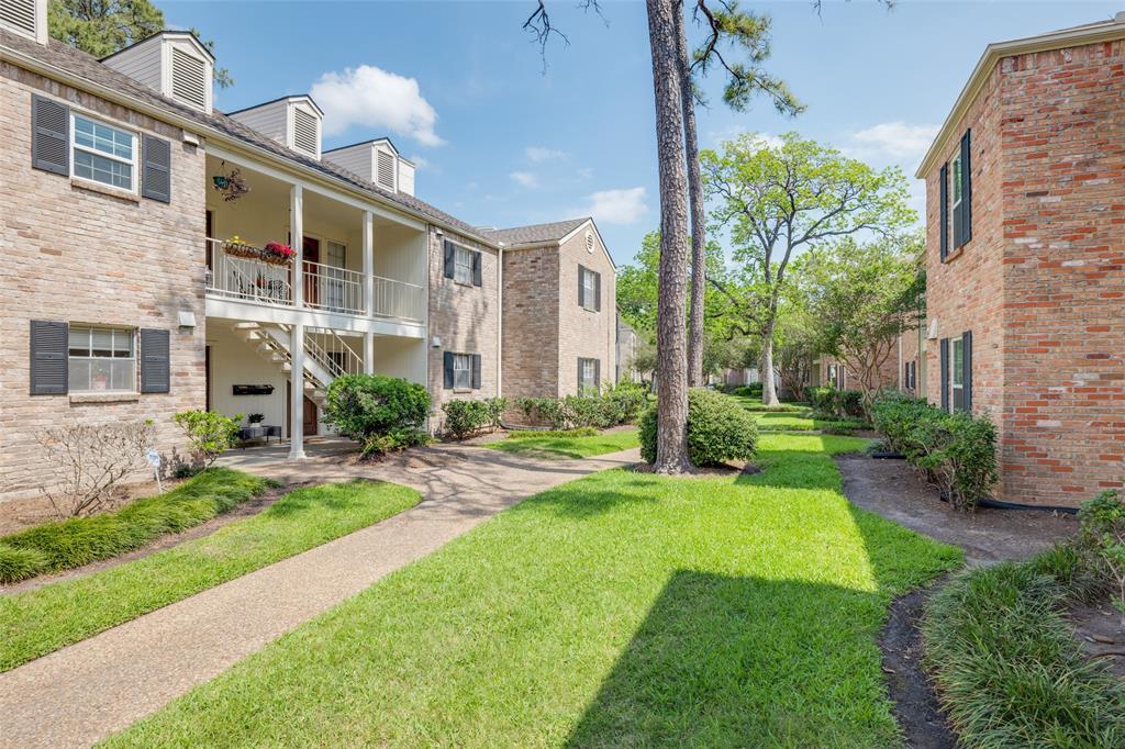 12994 Trail Hollow Drive #A, Houston, Texas image 30