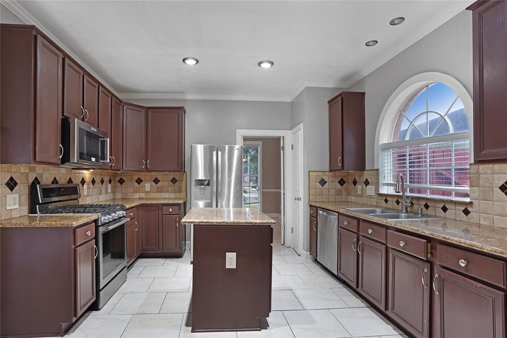 15426 Oak Lake Glen Drive, Sugar Land, Texas image 5