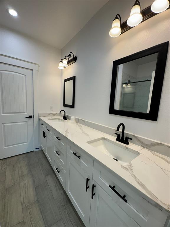 318 E Republic Avenue, Baytown, Texas image 10