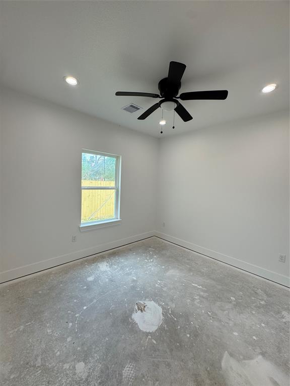 318 E Republic Avenue, Baytown, Texas image 6