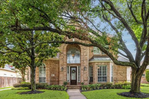 Photo of 13627 Ashley Run, Houston, TX 77077 (MLS # 10734667)