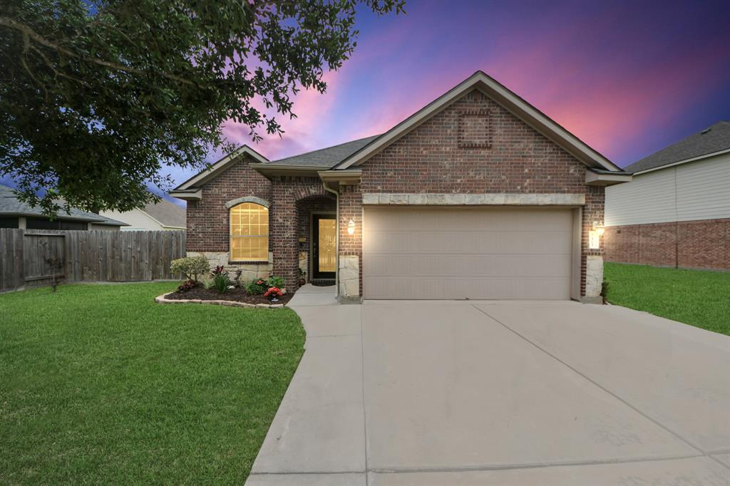 7403 Northfork Drive, Pearland, Texas image 1