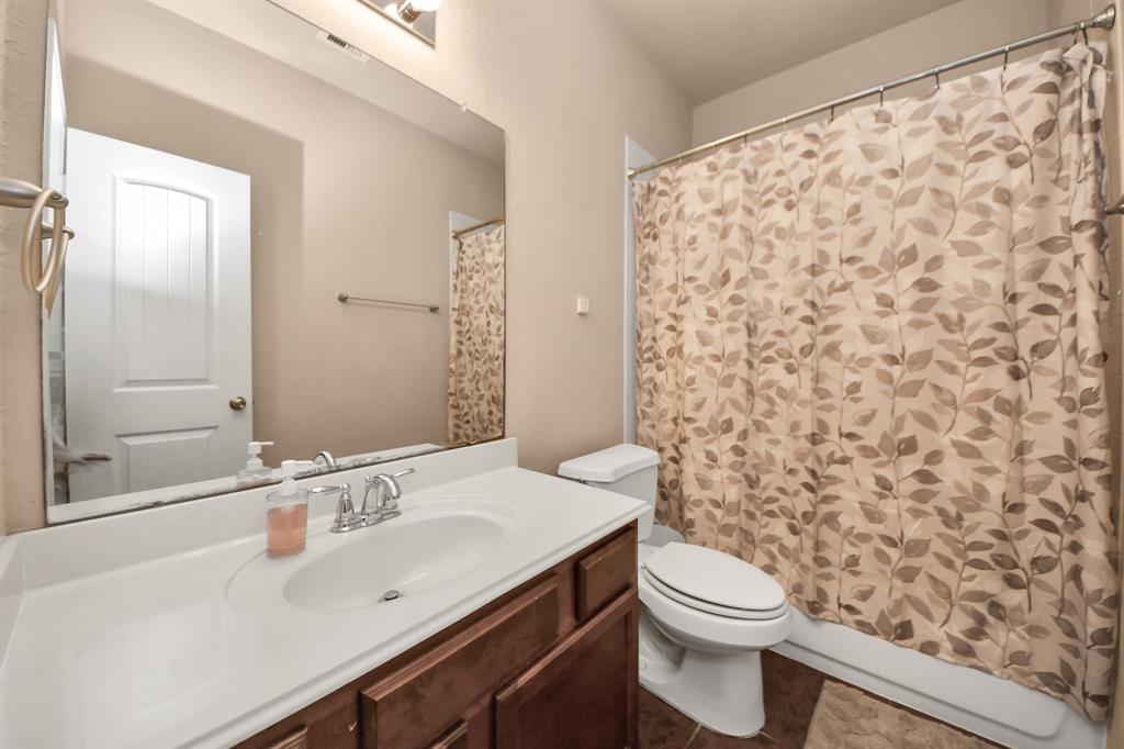 7403 Northfork Drive, Pearland, Texas image 24