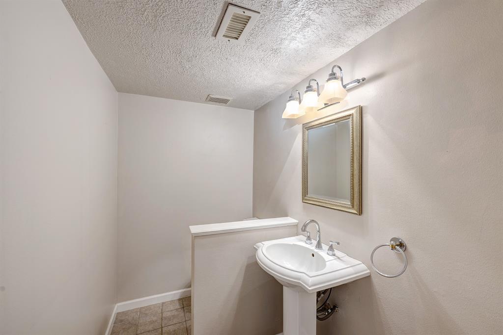 491 N Post Oak Lane #491, Houston, Texas image 16