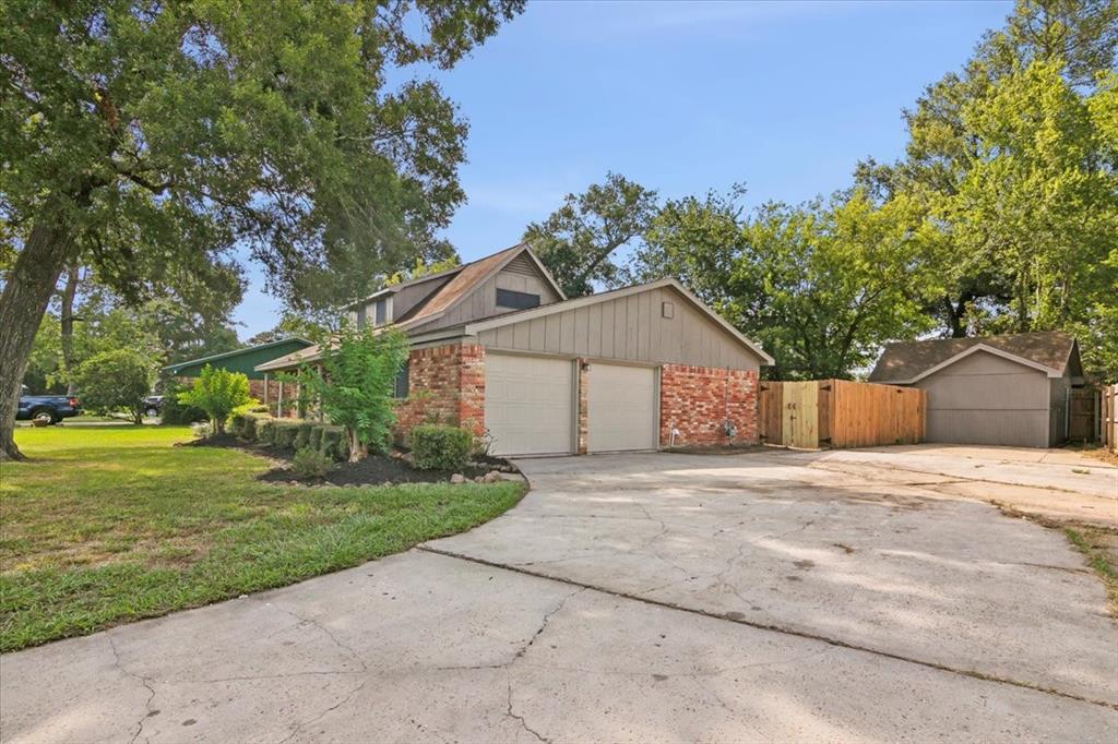 5255 Cambridge Drive, Beaumont, Texas image 2