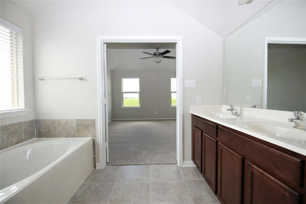 8014 Oxbow Manor Lane, Cypress, Texas image 11