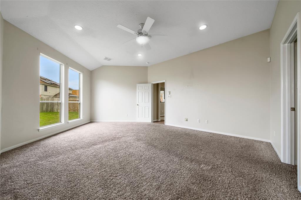 5614 Calamus Circle, Baytown, Texas image 13