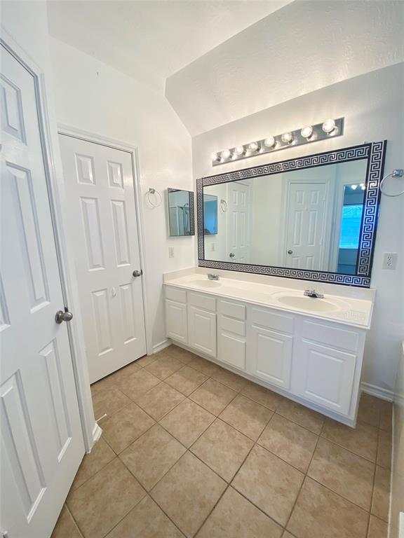 26940 Carriage Manor Lane, Kingwood, Texas image 13
