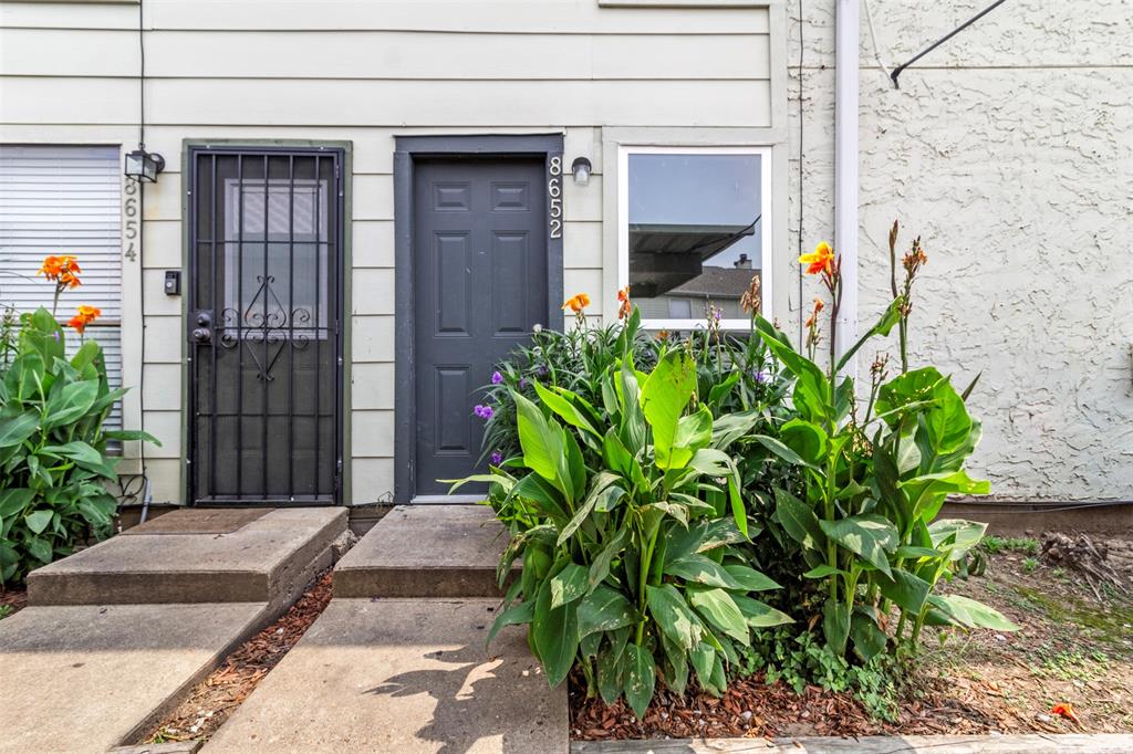 View Houston, TX 77071 townhome