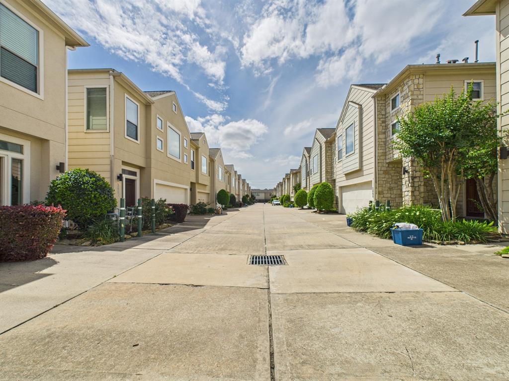 3805 Center Plaza Drive, Houston, Texas image 2