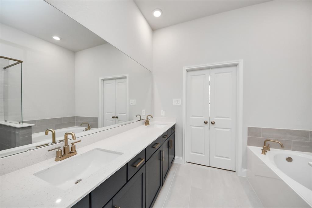 10319 Tranquil Lake Drive, Missouri City, Texas image 37