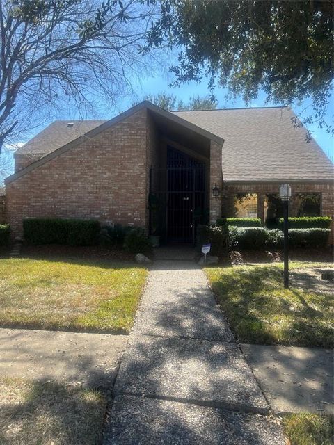 Single Family Residence in Houston TX 8003 Oakington Drive.jpg