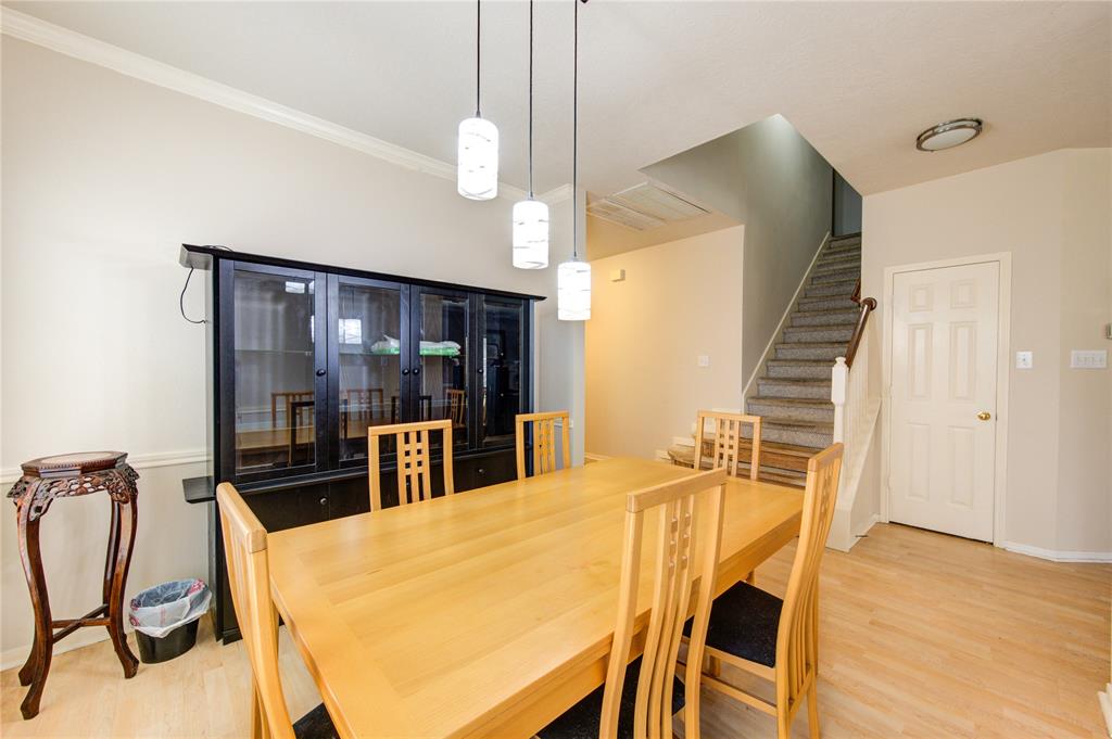 1635 Pebble Banks