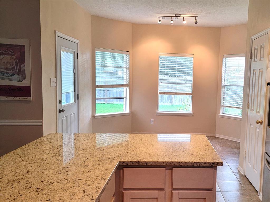 1635 Pebble Banks