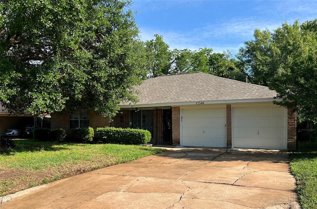 5246 Tavenor Lane, Houston, Texas image 1
