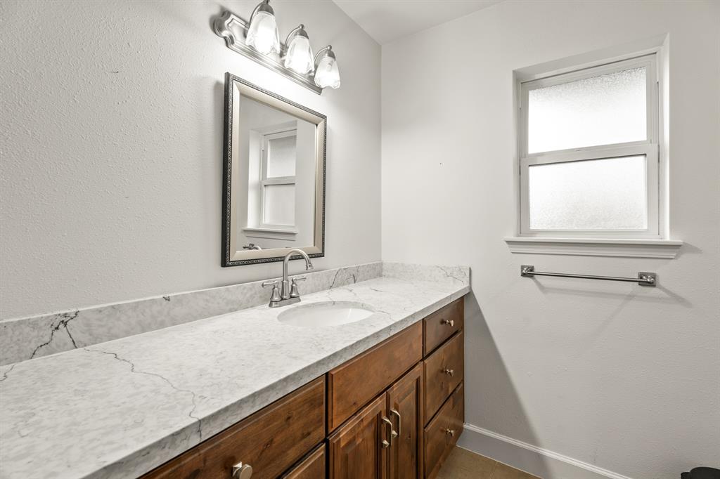 706 Quaker Drive, Friendswood, Texas image 19