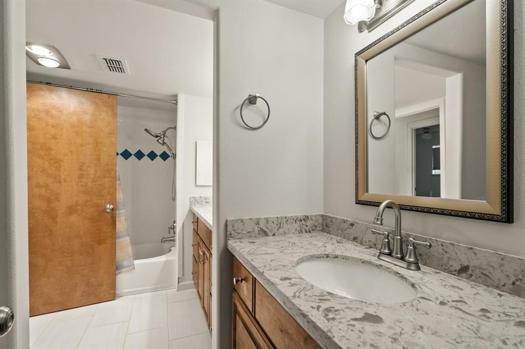 706 Quaker Drive, Friendswood, Texas image 10