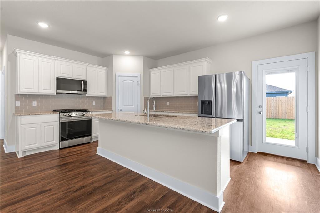 6114 Pocono Drive, College Station, Texas image 8