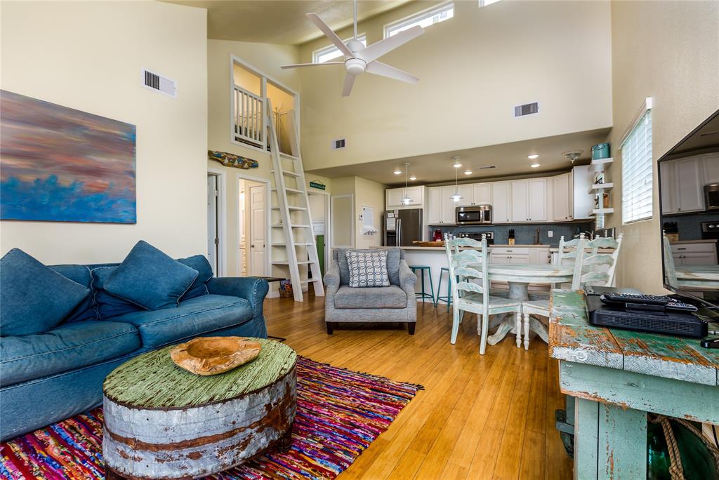 4215 San Jacinto Drive, Galveston, Texas image 8