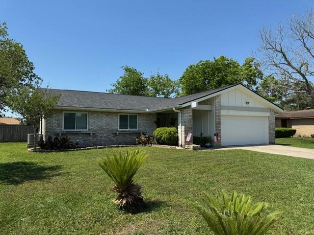 4314 Saffron Lane, Friendswood, Texas image 1