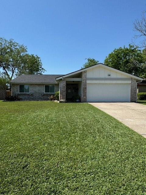 4314 Saffron Lane, Friendswood, Texas image 2