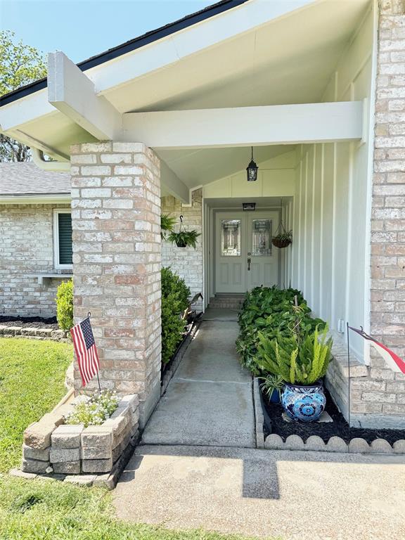 4314 Saffron Lane, Friendswood, Texas image 3