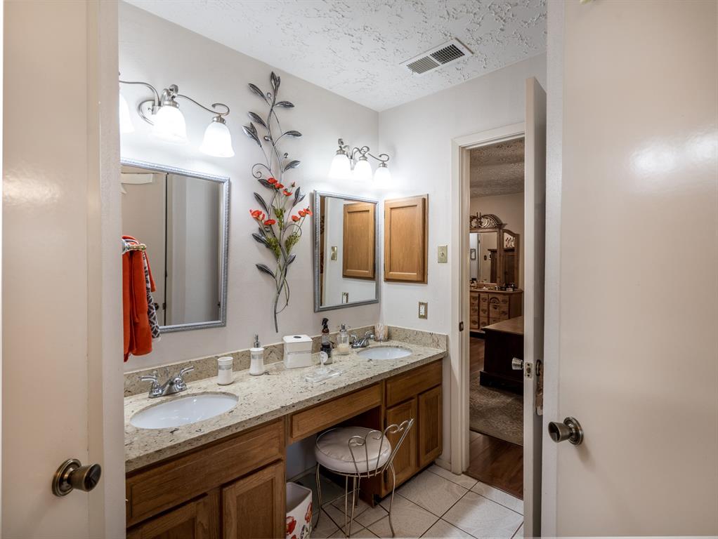 1814 Cliffdale Drive, Missouri City, Texas image 22
