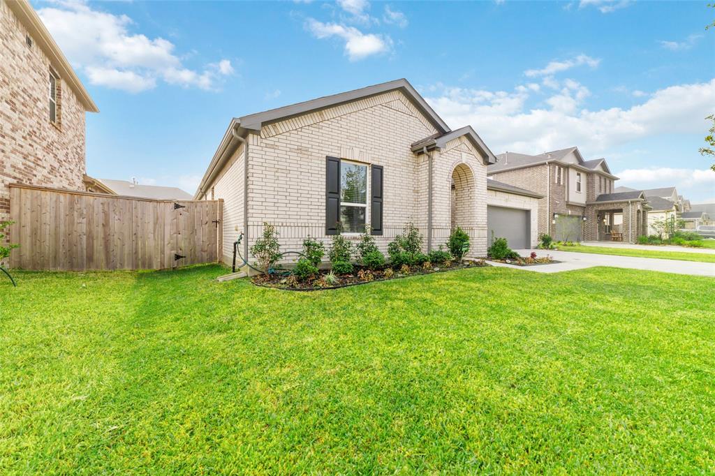 10730 Hidden Arrow Court, Humble, Texas image 3