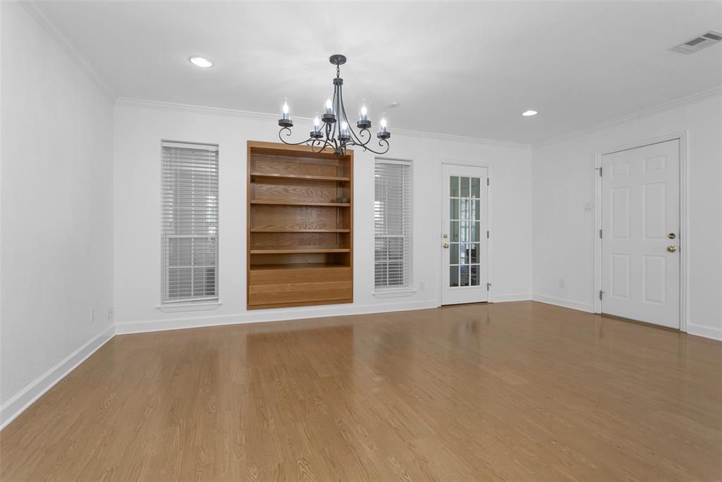 227 Crest Hill Drive, Conroe, Texas image 4