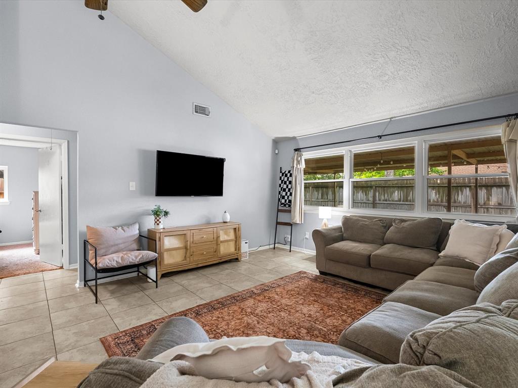 9731 Rocky Hollow Road, La Porte, Texas image 7