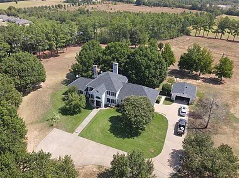 1201 Robbins Road, Athens, Texas image 1