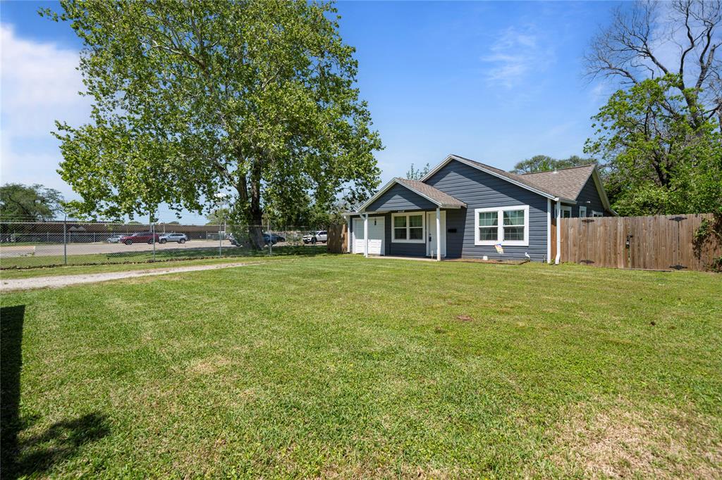 2206 Texas Avenue, Texas City, Texas image 5