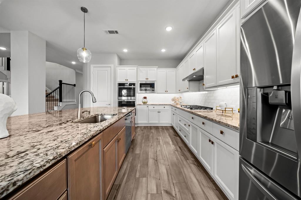 2310 Desert Holly Drive, Katy, Texas image 19
