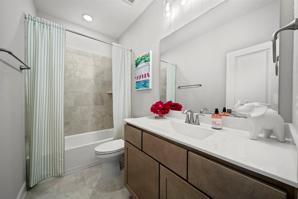 2310 Desert Holly Drive, Katy, Texas image 36
