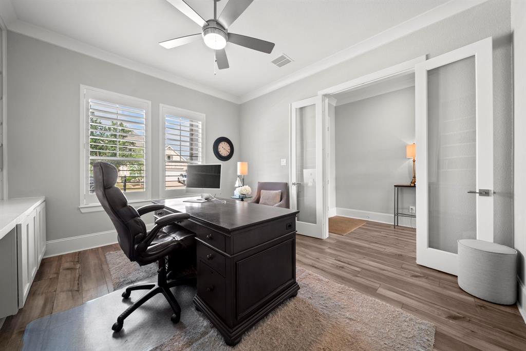 2310 Desert Holly Drive, Katy, Texas image 11