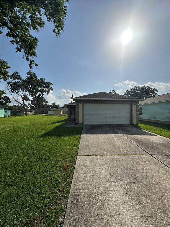 227 S Brownell Street, La Porte, Texas image 1