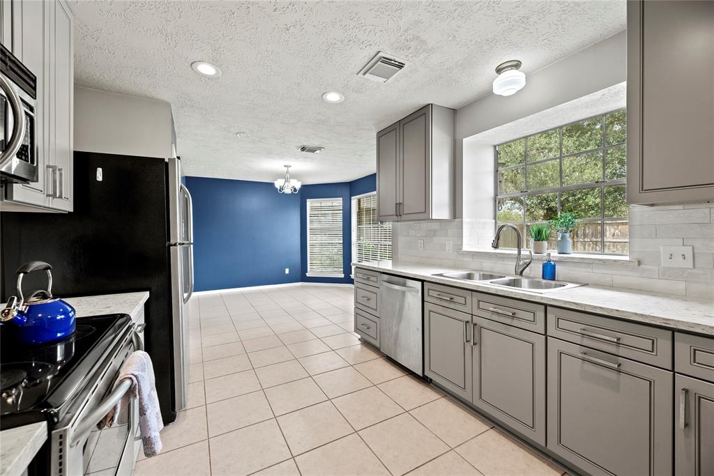 4131 N New Meadows Drive, Sugar Land, Texas image 10