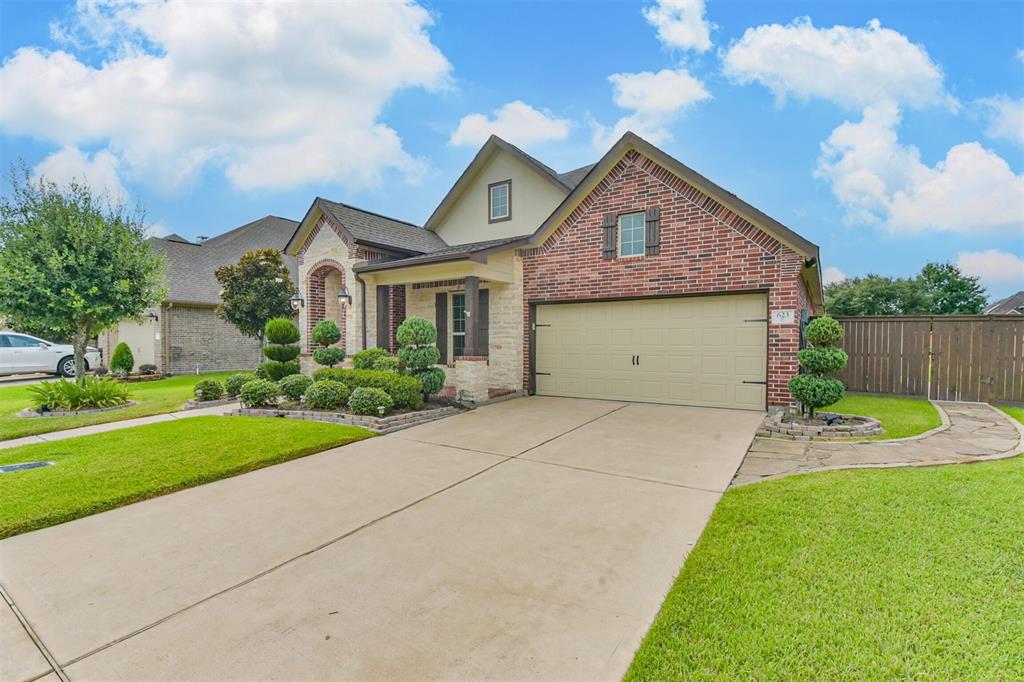 623 Aquilla Square