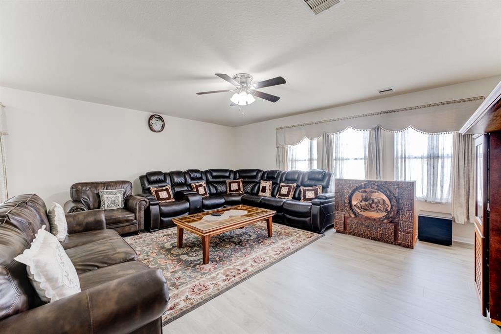 16758 N Rail Drive, Conroe, Texas image 7