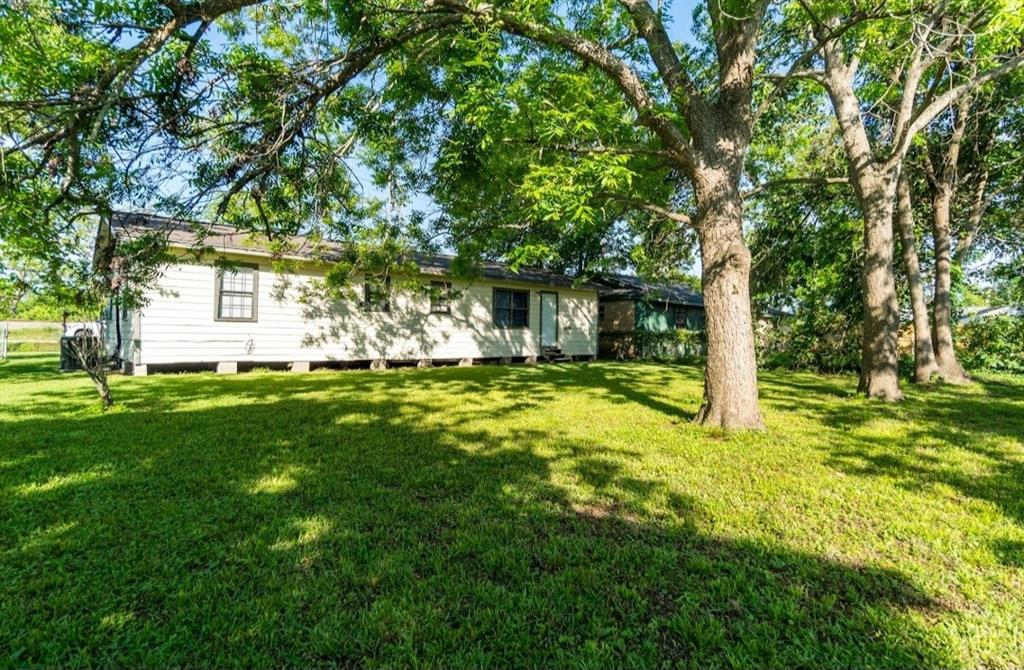 716 Old Angleton Road, Clute, Texas image 12