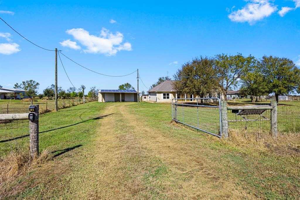 1821 Granada Road, Sealy, Texas image 3