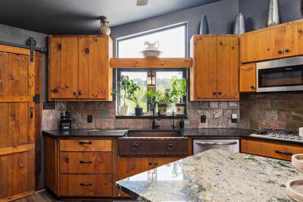 22 Indian Creek Loop, Kerrville, Texas image 12