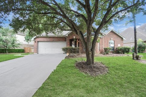 Single Family Residence in Richmond TX 6330 Canyon Chase Drive.jpg