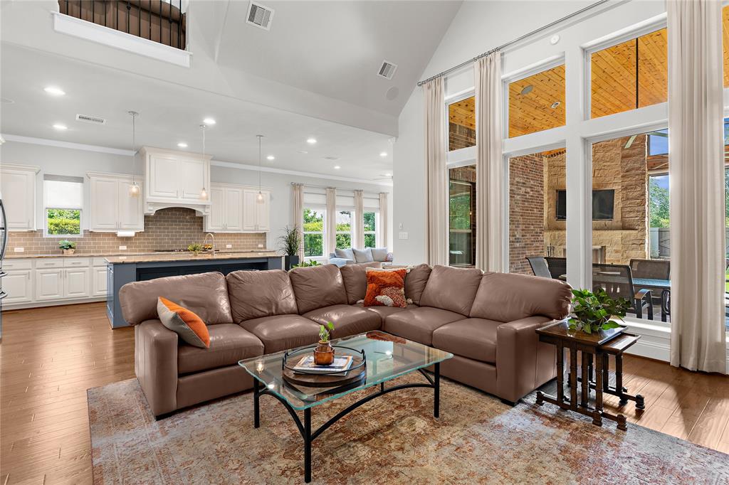 property-search 4 3618 Apple Point Place